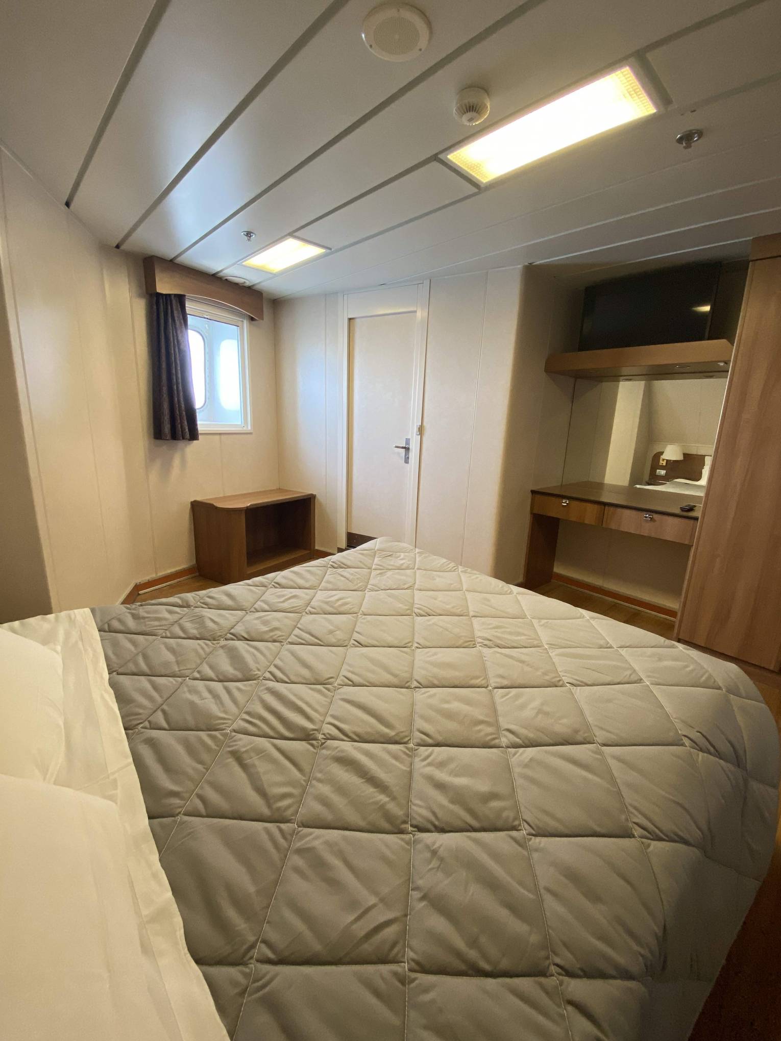 Grimaldi Lines Nave Corfu Junior Suite