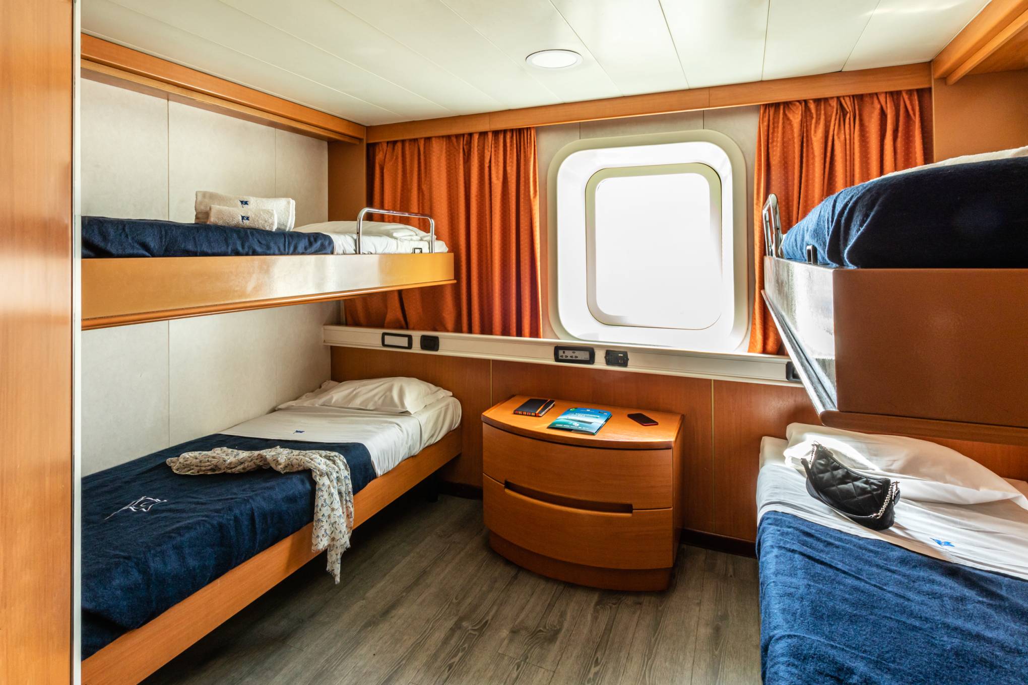 Grimaldi Lines: Cruise Bonaria cabina esterna con 4 posti letto