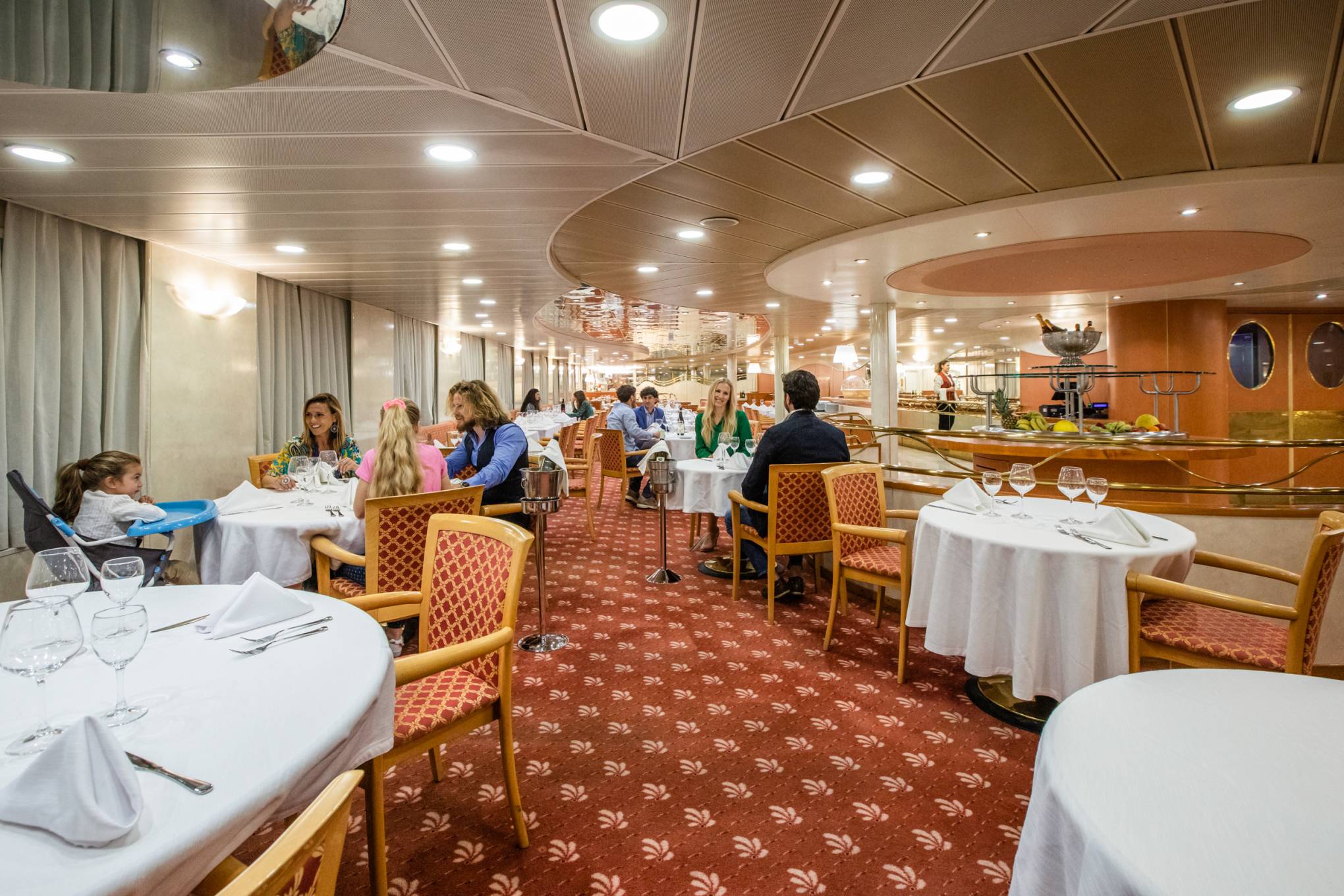 Grimaldi Lines: Ristorante Cruise Bonaria