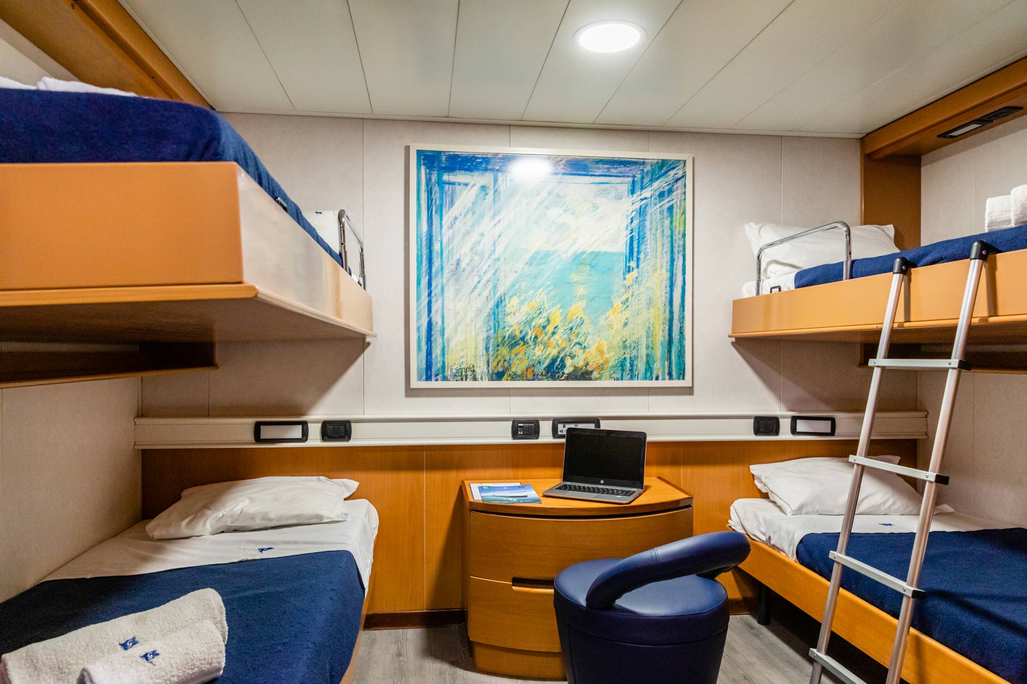 Grimaldi Lines: Cruise Bonaria cabina interna con 4 posti letto