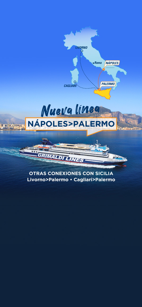 Cruise Ausonia Grimaldi Lines che esce dal porto di Palermo direzione Napoli