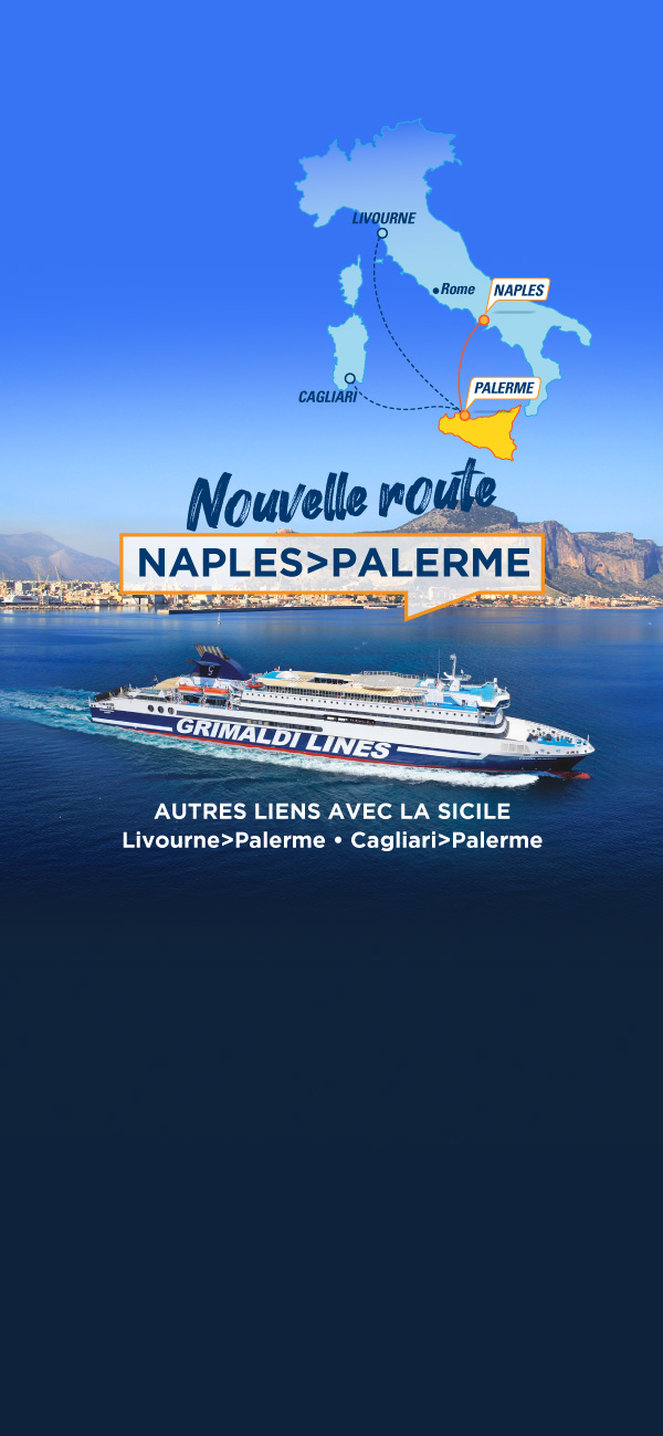 Cruise Ausonia Grimaldi Lines che esce dal porto di Palermo direzione Napoli