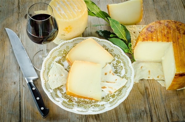 piatto con pecorino sardo