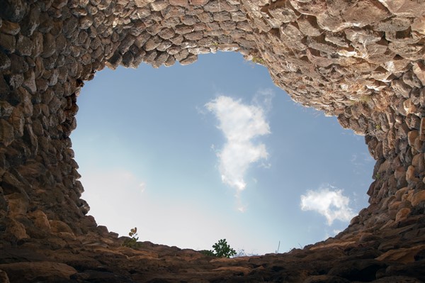 vista dall'interno di un nuraghe