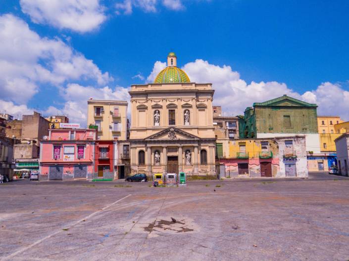piazza-mercato-napoli