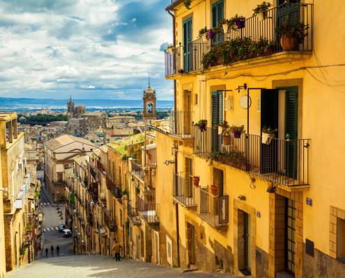 A_Caltagirone_i_famosissimi_mercatini_di_Natale_presenti_dal_1_dicembre_al_6_gennaio