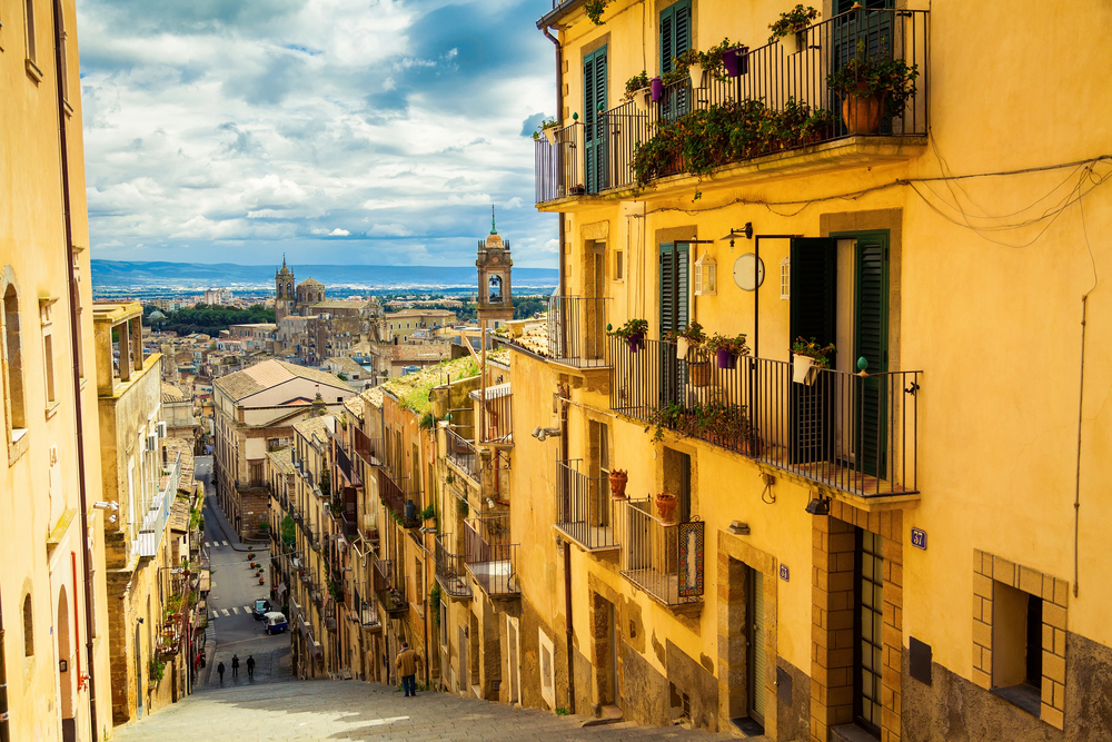 A_Caltagirone_i_famosissimi_mercatini_di_Natale_presenti_dal_1_dicembre_al_6_gennaio