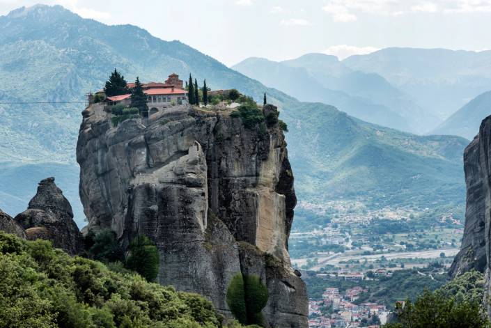 Dicembre_è_il_mese_ideale_per_andare_a_Meteora_per_visitare_i_suoi_monasteri_della_Chiesa_greco-ortodossa