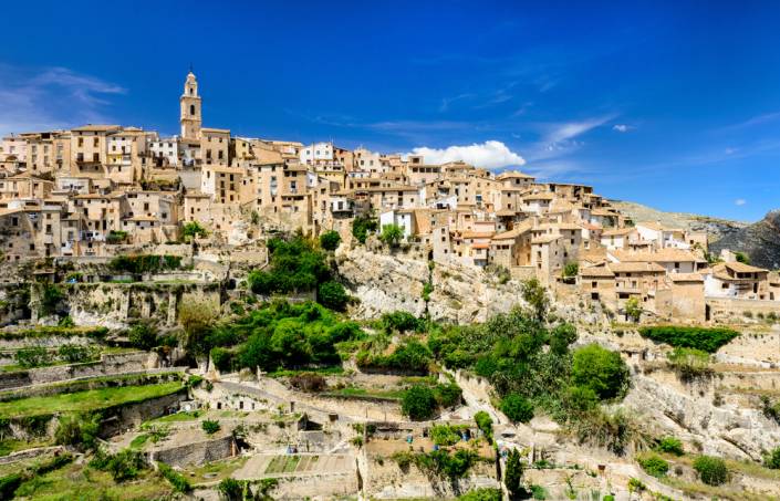 La_Festa_di_Mori_e_Cristiani_di_Bocairent_a_Valencia_in_onore_del_patrono_San_Blas_è_una_delle_celebrazioni_più_antiche_della_Spagna