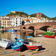 panorama dalla spiaggia a Bosa