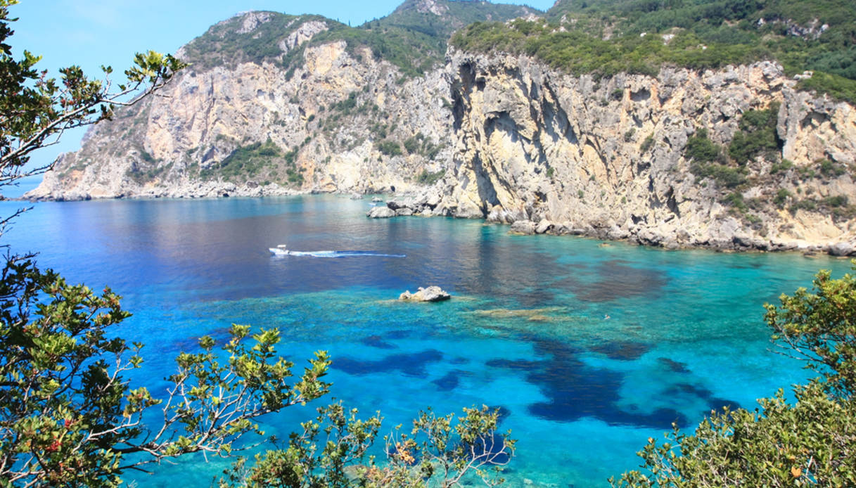 Fuga_in_Grecia_a_Pasqua_con_la_tratta_Brindisi-Corfù