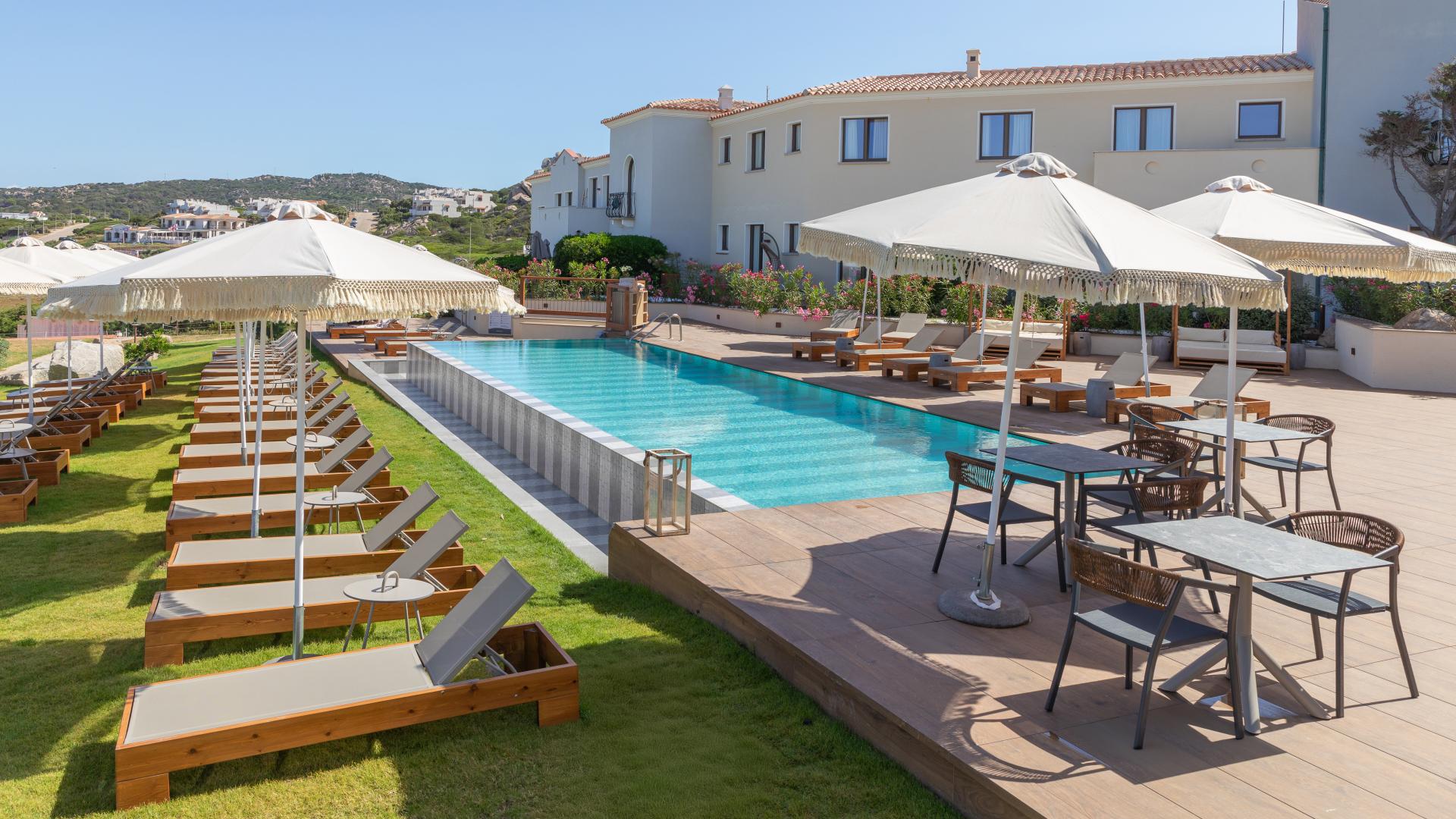mini break in sardegna con grimaldi tour operator