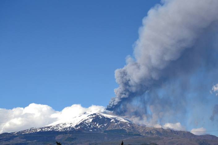 Passeggiate_serali_sull’Etna__escursioni_al_tramonto_tra_crateri_e_stelle