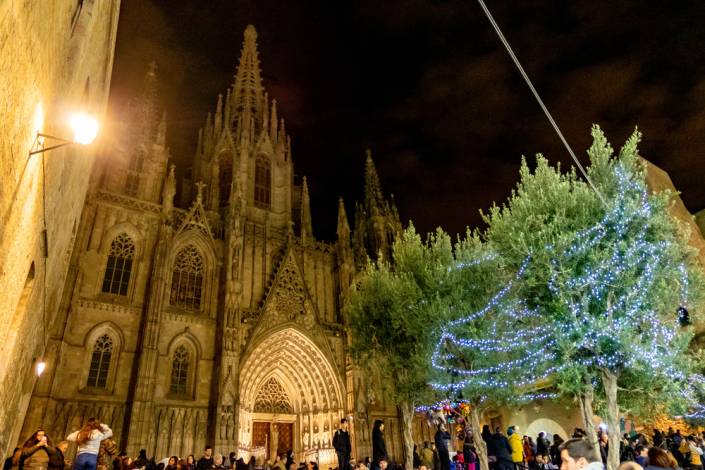 Mercatini_di_Natale_a_Barcellona__tradizioni_e_gusto_nel_cuore_della_Catalogna foto della sagrada familia