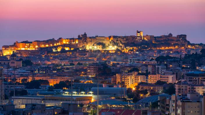 panorama serale di Cagliari