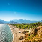 panorama di una spiaggia nel mediterraneo